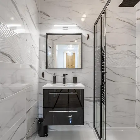 Invest Zeromskiego B3 شكلارسكا بوريبا